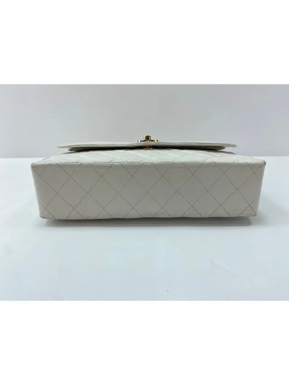 Chanel Shoulder Bag Lambskin Quilted 25